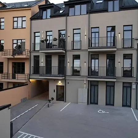 Old Town - Bajor - Self Check-in And Parking Apartment
